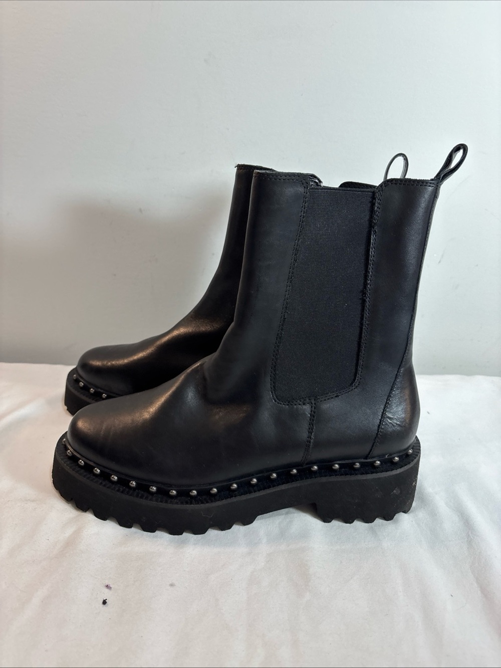 Vince Camuto Women’s Black Platform Chelsea Boots with Stud Trim. 8/30 - Picture 2 of 10